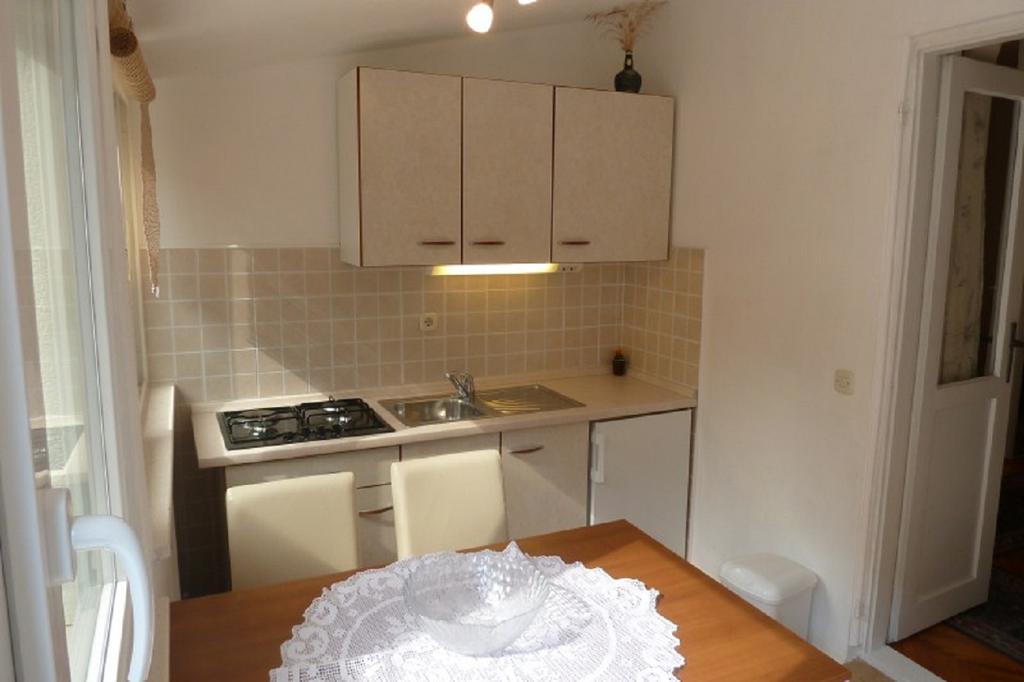 Apartments Indira Lovište Szoba fotó