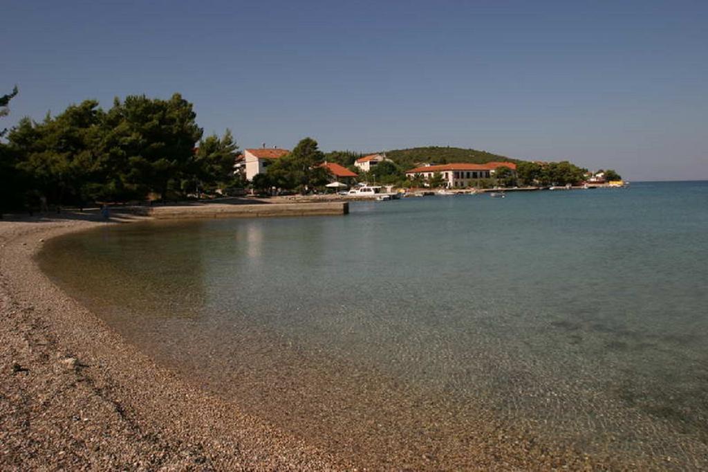 Apartments Indira Lovište Szoba fotó