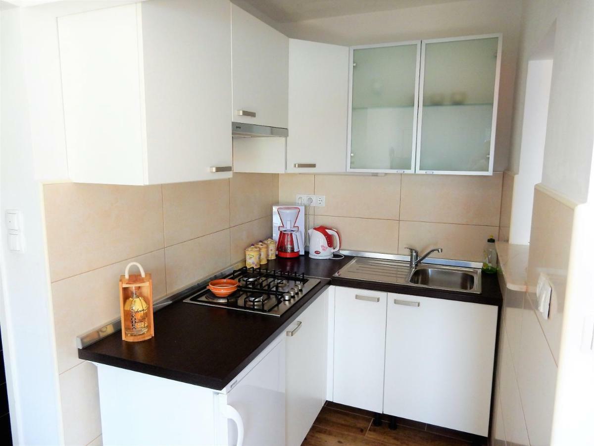 Apartments Indira Lovište Kültér fotó