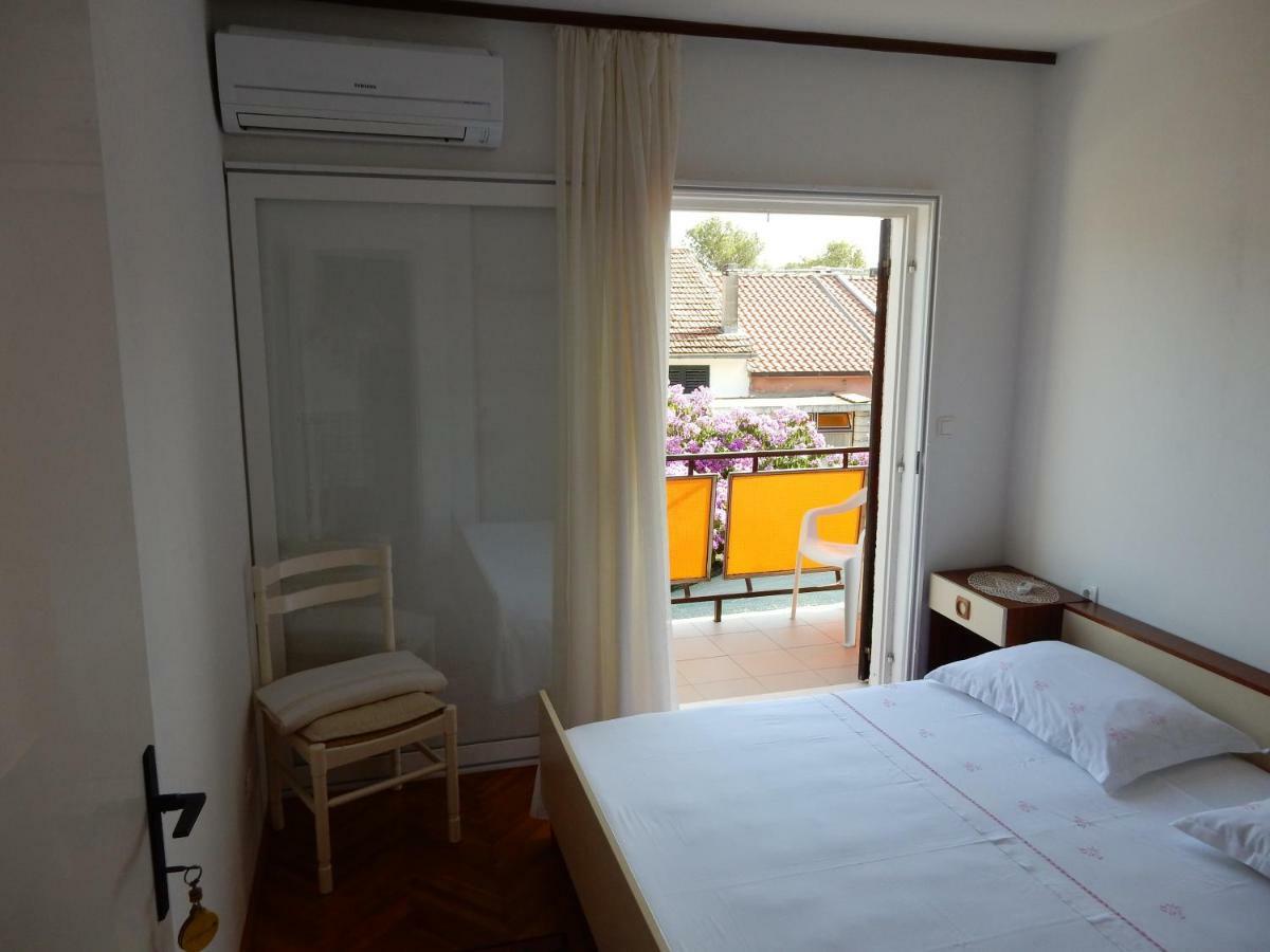 Apartments Indira Lovište Kültér fotó
