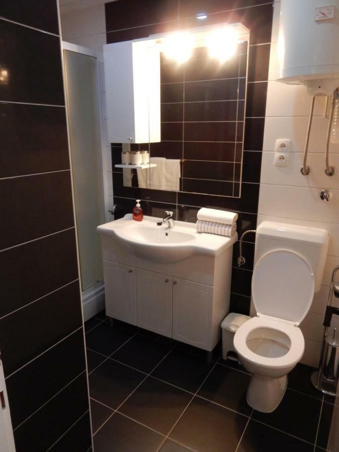 Apartments Indira Lovište Kültér fotó