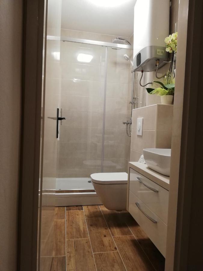Apartments Indira Lovište Kültér fotó